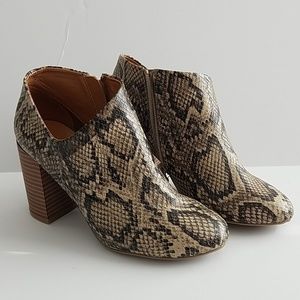 Women imitation snake skin booties 6.5 New
